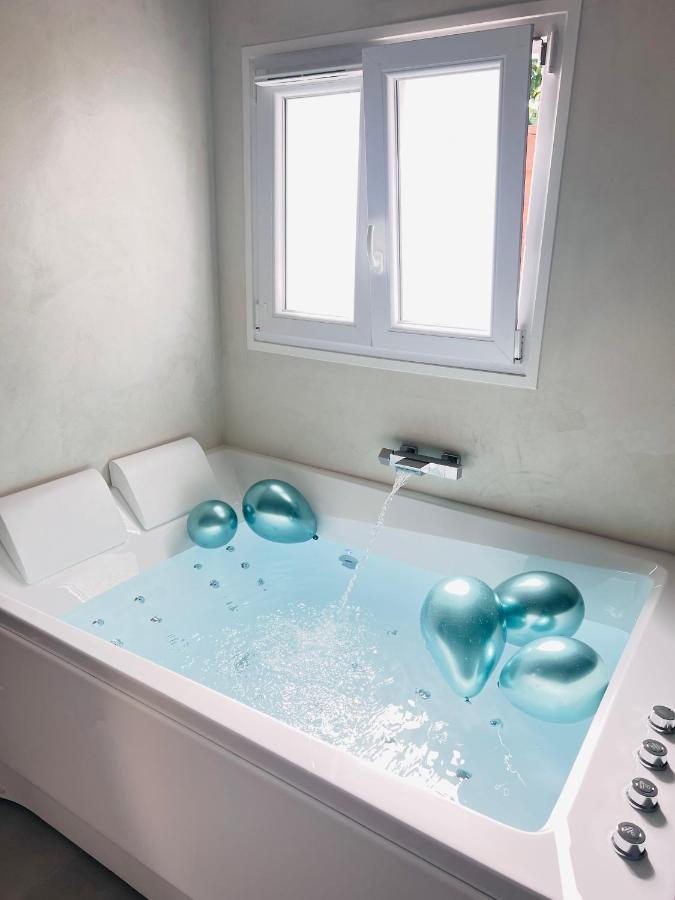 Spa Jungle Le Mesnil-Saint-Denis エクステリア 写真