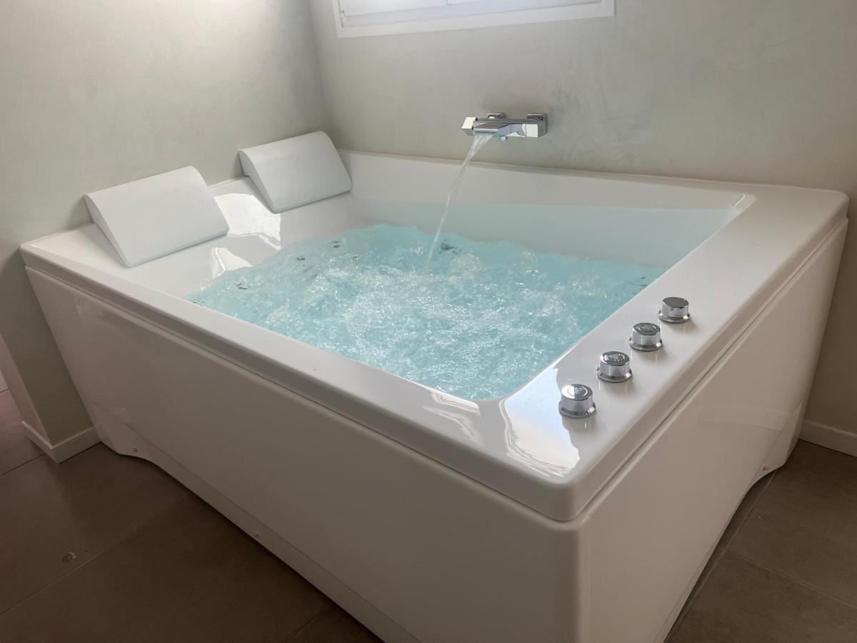Spa Jungle Le Mesnil-Saint-Denis エクステリア 写真